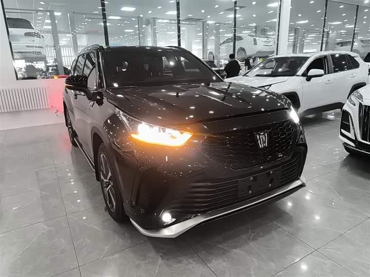 Фото 4 - Toyota Crown Kluger