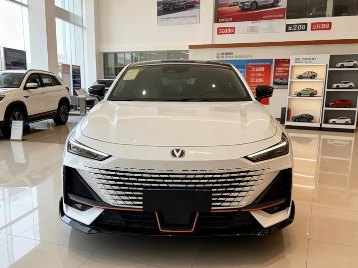 Фото 2 - Changan UNI-V