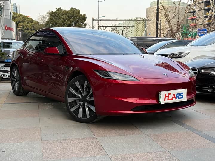 Фото 6 - Tesla Model 3