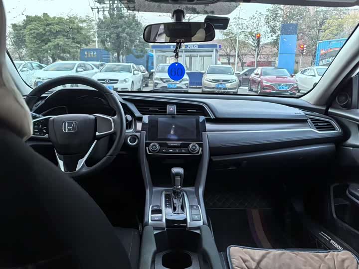 Фото 8 - Honda Civic