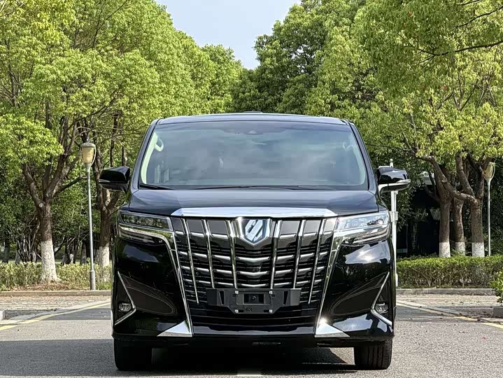 Фото 2 - Toyota Alphard