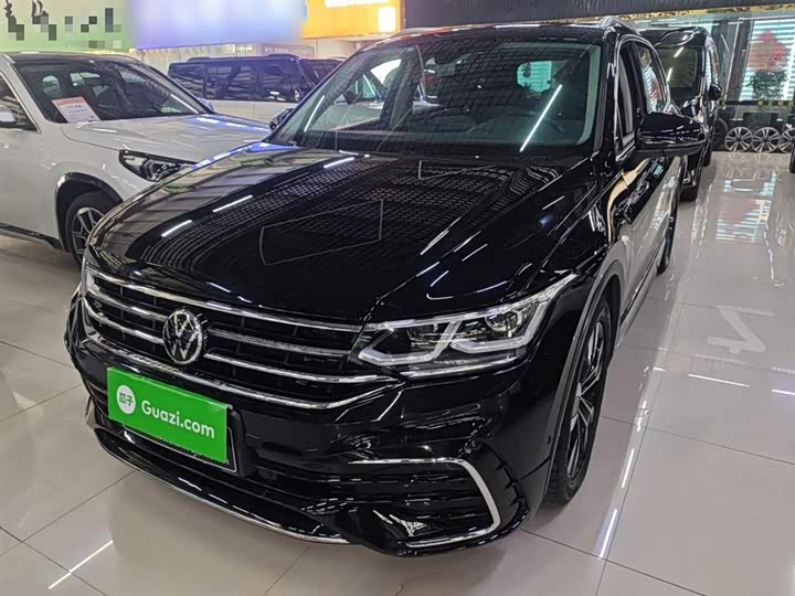 Фото 2 - Volkswagen Tiguan L Pro