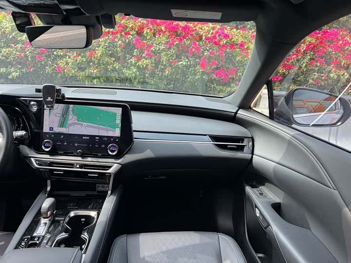 Фото 8 - Lexus RX