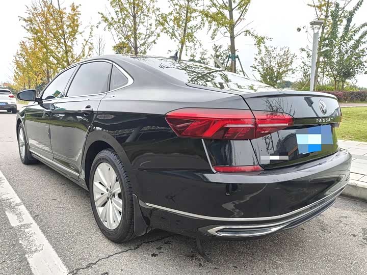 Фото 8 - Volkswagen Passat