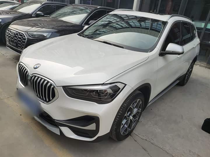 Фото 2 - BMW X1