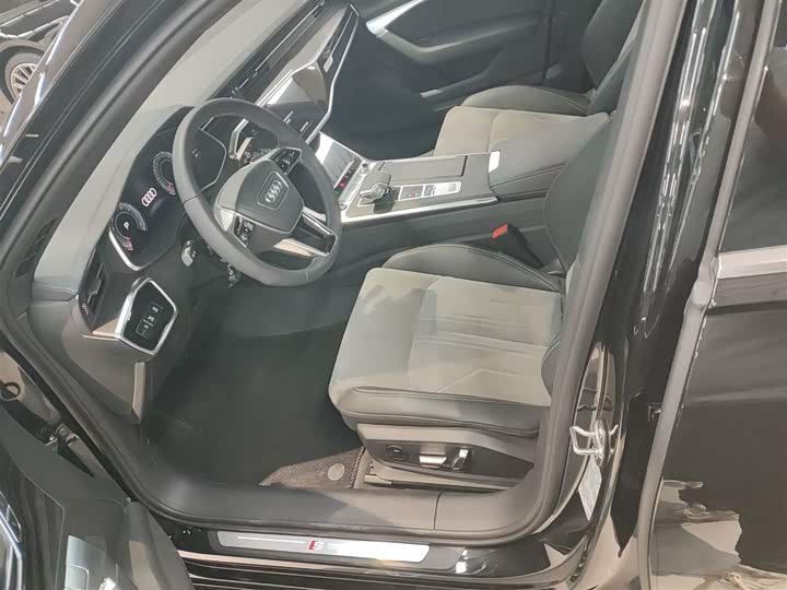 Фото 7 - Audi A6L