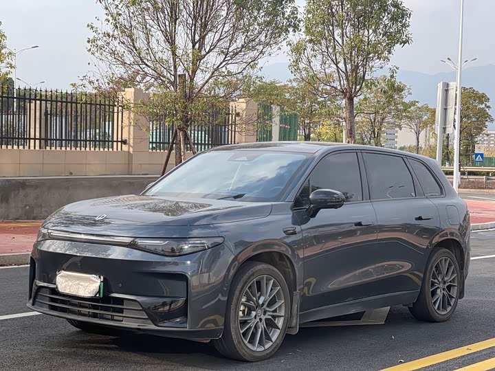 Фото 1 - Leapmotor C10