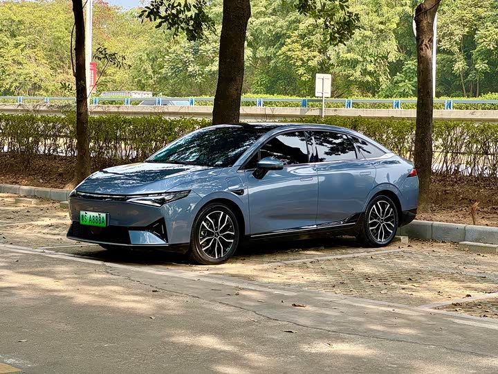 Фото 1 - XPeng P5