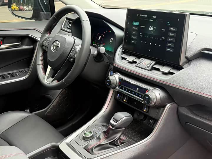 Фото 9 - Toyota Wildlander Hybrid