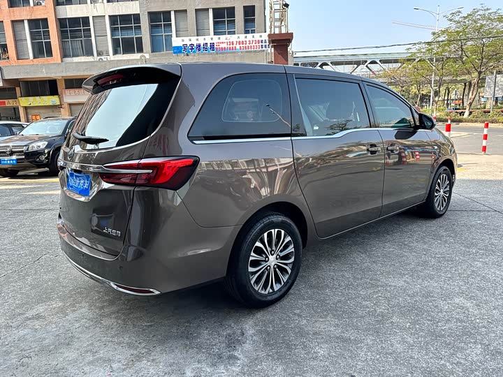 Фото 6 - Buick GL8 ES