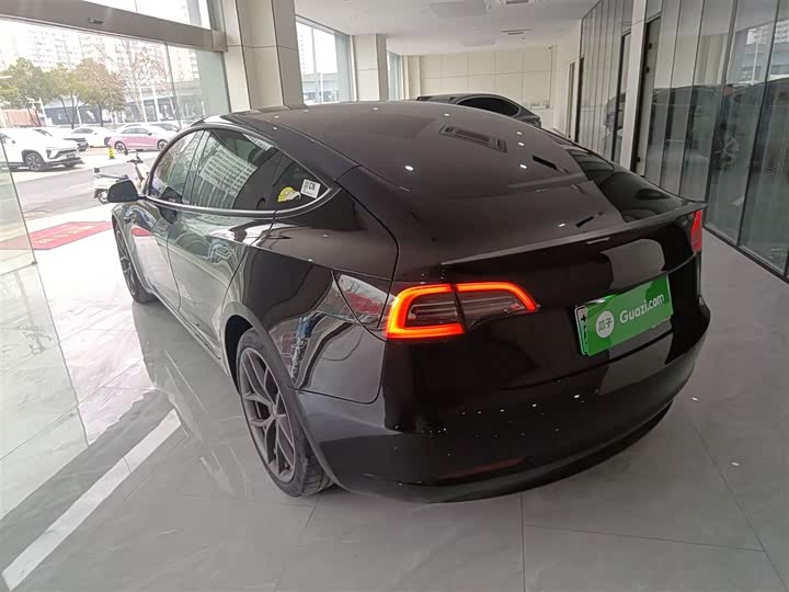 Фото 5 - Tesla Model 3