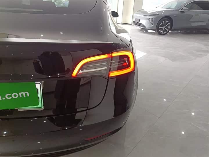 Фото 8 - Tesla Model 3