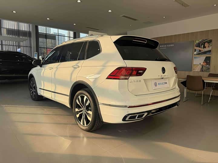 Фото 9 - Volkswagen Tiguan L Pro