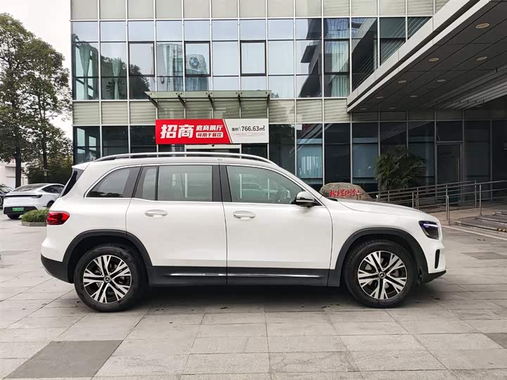 Фото 4 - Mercedes-Benz GLB-Class