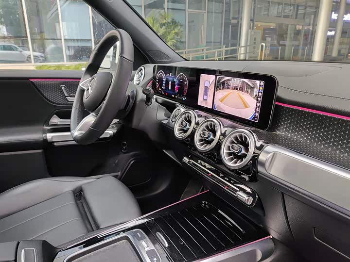 Фото 8 - Mercedes-Benz GLB-Class