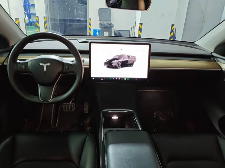 Фото 3 - Tesla Model Y