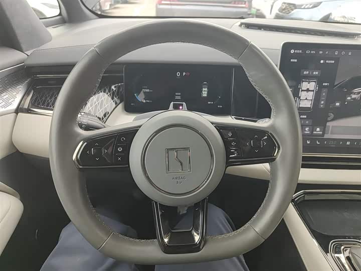 Фото 3 - Zeekr 009