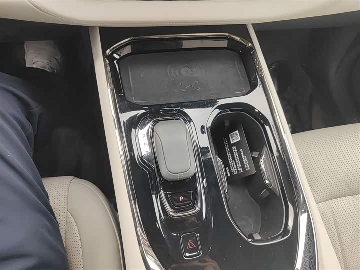 Фото 6 - Zeekr 009