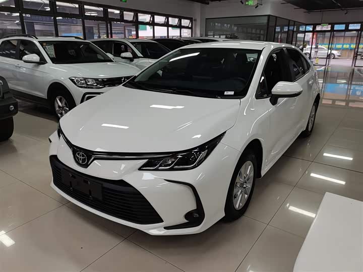 Фото 1 - Toyota Corolla