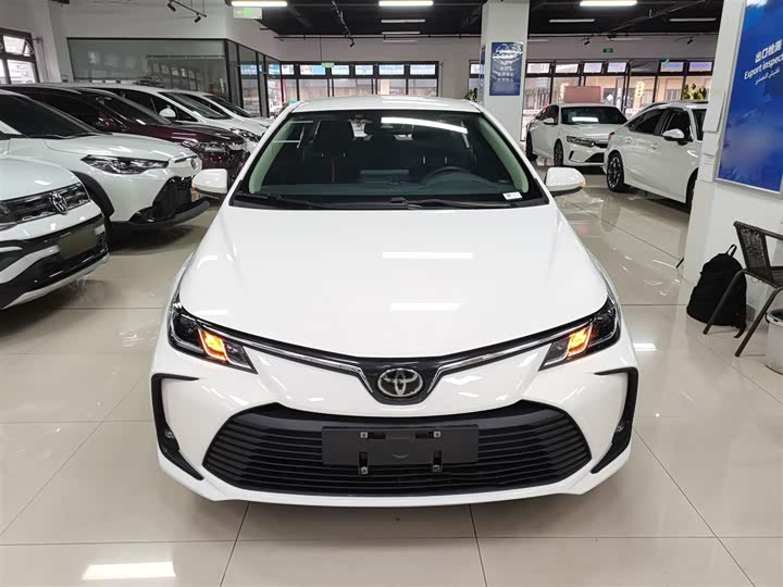 Фото 3 - Toyota Corolla