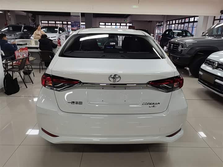 Фото 6 - Toyota Corolla