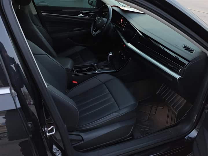 Фото 8 - Volkswagen Passat