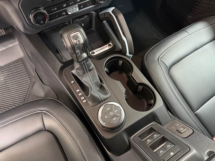 Фото 8 - Ford Bronco