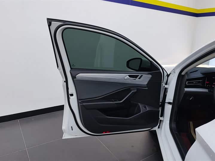 Фото 7 - Volkswagen Sagitar L