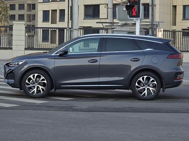Фото 2 - BYD Tang Hybrid/EV