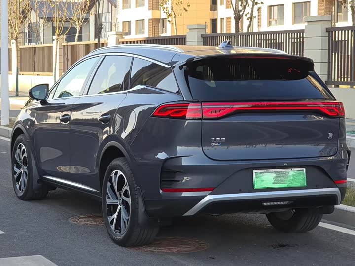 Фото 3 - BYD Tang Hybrid/EV