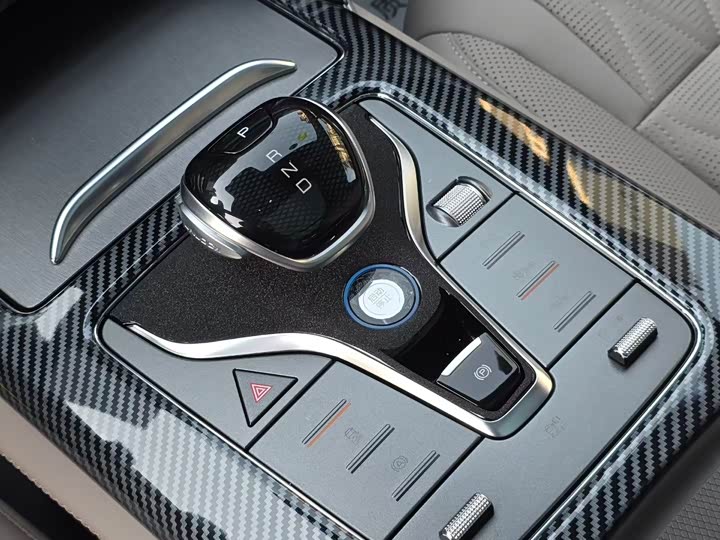 Фото 8 - BYD Tang Hybrid/EV