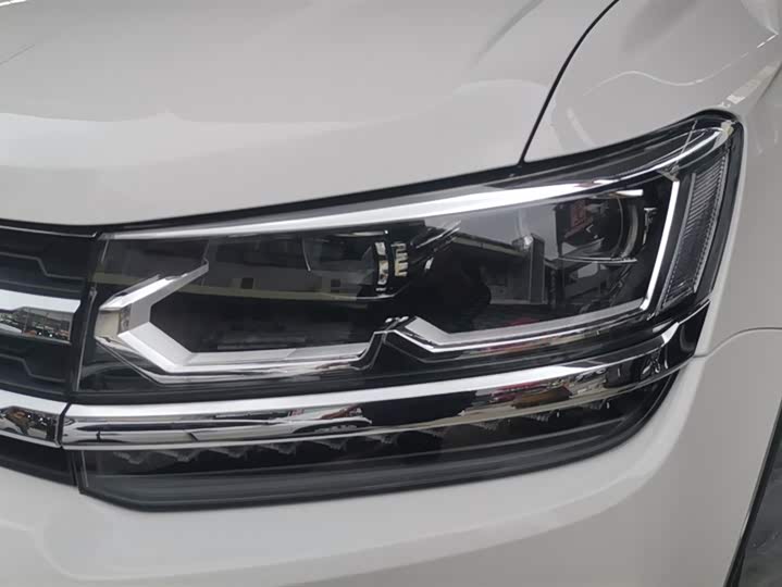 Фото 5 - Volkswagen Tharu