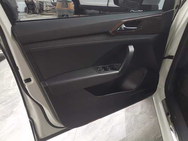 Фото 7 - Volkswagen Tharu