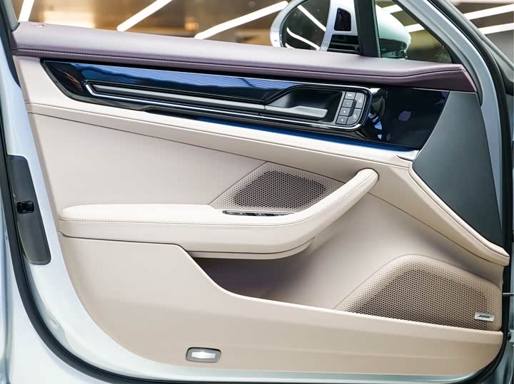 Фото 8 - Porsche Panamera