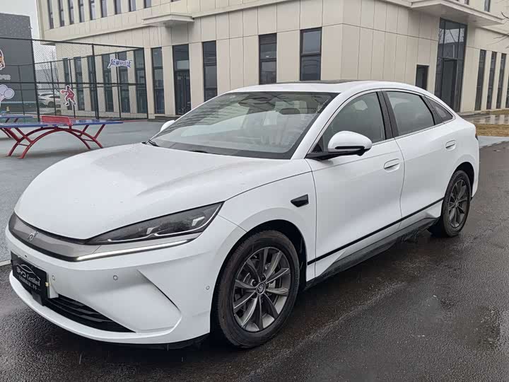 Фото 1 - BYD Qin L