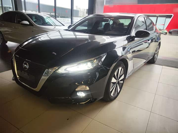 Фото 2 - Nissan Teana