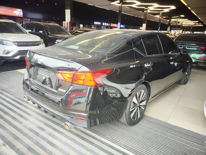 Фото 7 - Nissan Teana