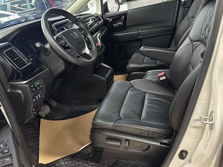 Фото 9 - Honda Elysion