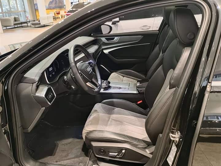 Фото 9 - Audi A6L