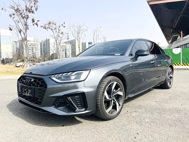 Фото 1 - Audi A4L