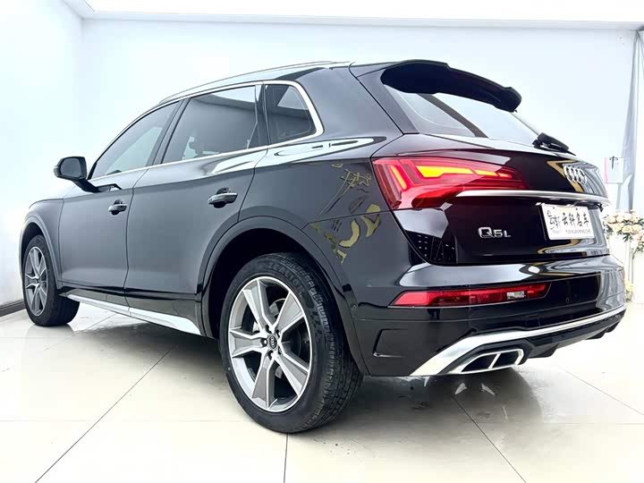 Фото 4 - Audi Q5L