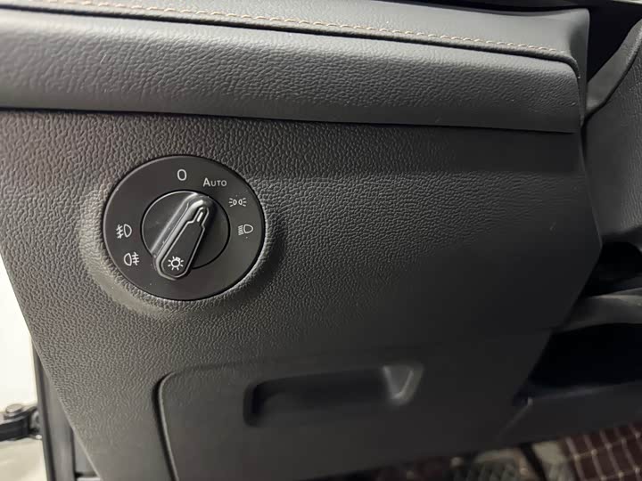 Фото 9 - Volkswagen Tharu