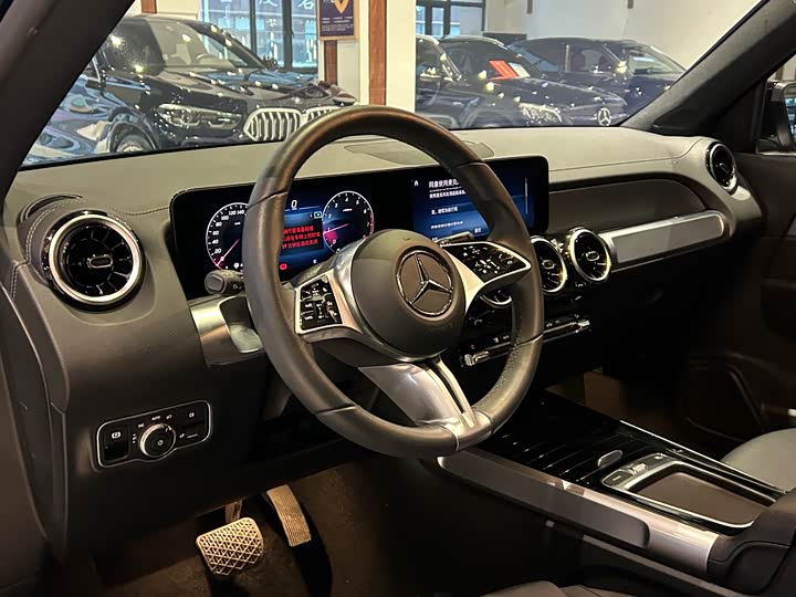 Фото 5 - Mercedes-Benz GLB-Class