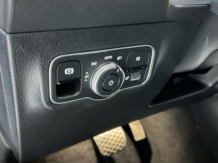 Фото 7 - Mercedes-Benz GLB-Class