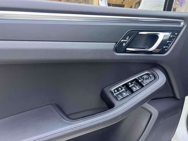 Фото 8 - Porsche Macan