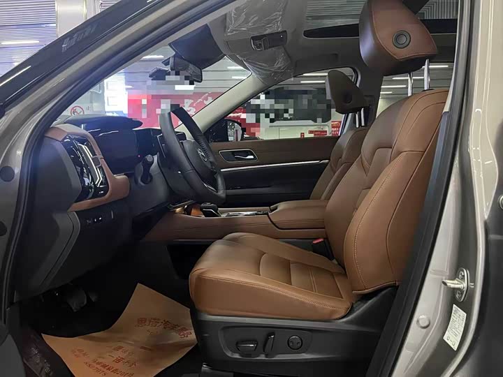 Фото 7 - Nissan Pathfinder