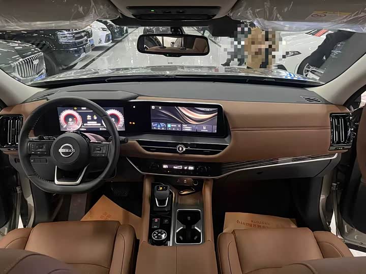 Фото 8 - Nissan Pathfinder