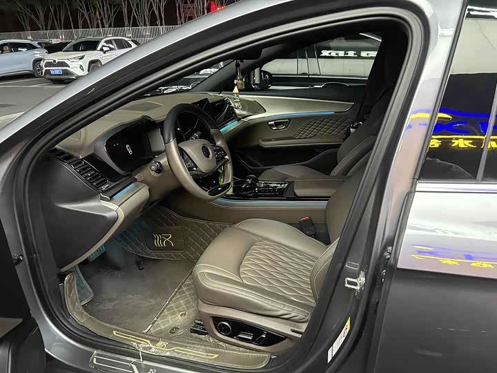 Фото 3 - BYD Han