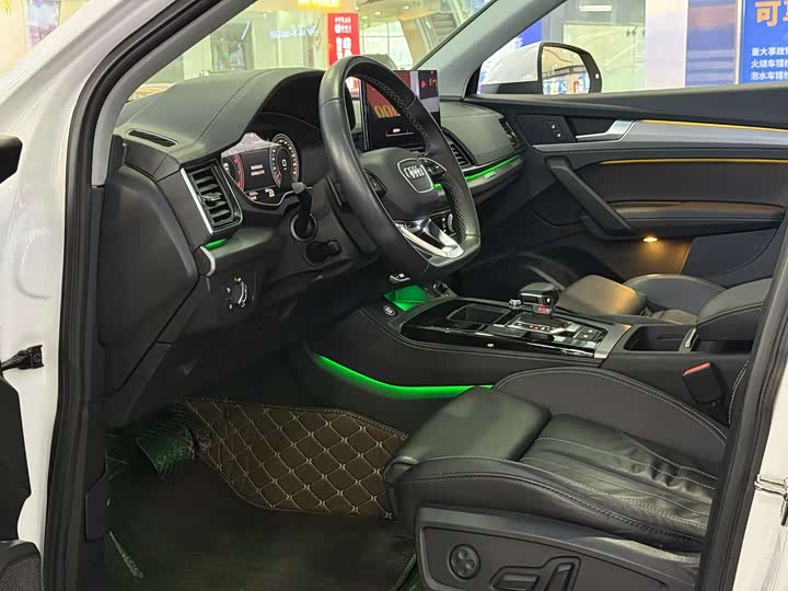 Фото 2 - Audi Q5L