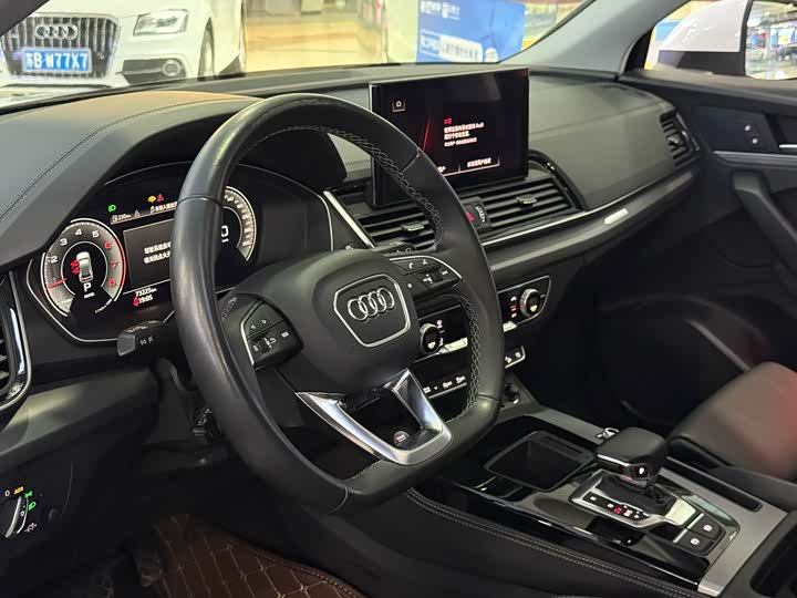 Фото 3 - Audi Q5L